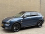 Lynk & Co 01 1.5 PHEV 261pk | Blackline | Panoramadak | 360 camera | Adaptieve cruise | Lane assist | Dodehoekdetectie | Elektrische achterklep | Navigatie | Stoelverwarming | Apple CarPlay / Android Auto | Memory | Sfeerverlichting | LED | DAB | Dealeronderhouden