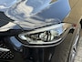 Mercedes-Benz C-klasse 300 e AMG Line | Sfeerverlichting | Half leder | 360 camera | Navigatie | Apple CarPlay | Stoelverwarming | Dodehoekdetectie | 18 inch AMG velgen | LED | DAB | Keyless | Elektrische achterklep | Volledig onderhouden