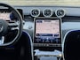 Mercedes-Benz C-klasse 300 e AMG Line | Sfeerverlichting | Half leder | 360 camera | Navigatie | Apple CarPlay | Stoelverwarming | Dodehoekdetectie | 18 inch AMG velgen | LED | DAB | Keyless | Elektrische achterklep | Volledig onderhouden