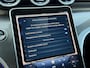 Mercedes-Benz C-klasse 300 e AMG Line | Sfeerverlichting | Half leder | 360 camera | Navigatie | Apple CarPlay | Stoelverwarming | Dodehoekdetectie | 18 inch AMG velgen | LED | DAB | Keyless | Elektrische achterklep | Volledig onderhouden