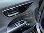 Mercedes-Benz C-klasse 300 e AMG Line | Sfeerverlichting | Half leder | 360 camera | Navigatie | Apple CarPlay | Stoelverwarming | Dodehoekdetectie | 18 inch AMG velgen | LED | DAB | Keyless | Elektrische achterklep | Volledig onderhouden