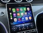 Mercedes-Benz C-klasse 300 e AMG Line | Sfeerverlichting | Half leder | 360 camera | Navigatie | Apple CarPlay | Stoelverwarming | Dodehoekdetectie | 18 inch AMG velgen | LED | DAB | Keyless | Elektrische achterklep | Volledig onderhouden