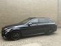 Mercedes-Benz C-klasse Estate 180 Business Solution AMG | Panoramadak | Trekhaak elektrisch wegklapbaar | Distronic | Camera | Sportstoelen | Lederen bekleding | Stoelverwarming | Navigatie | Apple CarPlay | 19 inch velgen | Sfeerverlichting | Elektrische achterklep | LED | Volledig dealeronderhouden