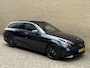 Mercedes-Benz C-klasse Estate 180 Business Solution AMG | Panoramadak | Trekhaak elektrisch wegklapbaar | Distronic | Camera | Sportstoelen | Lederen bekleding | Stoelverwarming | Navigatie | Apple CarPlay | 19 inch velgen | Sfeerverlichting | Elektrische achterklep | LED | Volledig dealeronderhouden