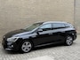 Renault Megane E-Tech 1.6 Plug-In Hybrid 160 Intens | Leder | Camera | Trekhaak afneembaar | Adaptieve cruise | Stoelverwarming | Navigatie | Dodehoekdetectie | Head up | Apple CarPlay / Android Auto | Keyless | LED | DAB | Volledig onderhouden