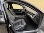 Volvo V60 2.0 T6 350 Plug-in hybrid AWD Long Range R-design | Plus Dark | Trekhaak elektrisch wegklapbaar | 360 camera | Half leder | Virtueel cockpit | Stoel&stuurverwarming | Full-LED | Keyless | DAB | Apple CarPlay | Adaptieve cruise | Pilot assist | Harman&kardon | 19 inch velgen | Memory | Elektrische achterklep | Dealeronderhouden