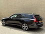 Volvo V60 2.0 T6 350 Plug-in hybrid AWD Long Range R-design | Plus Dark | Trekhaak elektrisch wegklapbaar | 360 camera | Half leder | Virtueel cockpit | Stoel&stuurverwarming | Full-LED | Keyless | DAB | Apple CarPlay | Adaptieve cruise | Pilot assist | Harman&kardon | 19 inch velgen | Memory | Elektrische achterklep | Dealeronderhouden