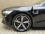 Volvo V60 2.0 T6 350 Plug-in hybrid AWD Long Range R-design | Plus Dark | Trekhaak elektrisch wegklapbaar | 360 camera | Half leder | Virtueel cockpit | Stoel&stuurverwarming | Full-LED | Keyless | DAB | Apple CarPlay | Adaptieve cruise | Pilot assist | Harman&kardon | 19 inch velgen | Memory | Elektrische achterklep | Dealeronderhouden