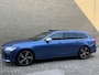 Volvo V90 2.0 D3 R-Design | Panoramadak | Trekhaak elektrisch wegklapbaar | Camera | Pilot assist | Virtueel cockpit | 20 inch velgen | LED | DAB| Apple CarPlay | Navigatie | Head up | Sportstoelen | Dodehoekdetectie | Elektrische achterklep | Volledig onderhouden