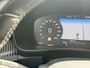 Volvo XC40 1.5 T3 163pk R-Design | Leder/alcantara | Navigatie | Cruise control | Lane assist | Virtueel cockpit | Sportstoelen | Sportstuur | Apple CarPlay | LED | Elektrische achterklep | Parkeersensoren voor&achter | Camera