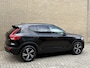 Volvo XC40 1.5 T3 163pk R-Design | Leder/alcantara | Navigatie | Cruise control | Lane assist | Virtueel cockpit | Sportstoelen | Sportstuur | Apple CarPlay | LED | Elektrische achterklep | Parkeersensoren voor&achter | Camera