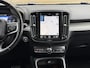 Volvo XC40 1.5 T5 262pk Recharge | Lederen bekleding | Trekhaak wegklapbaar (1800kg trekgewicht) | 19 inch velgen | Camera | Apple CarPlay | Navigatie | Cruise control | Stoelverwarming voor&achter | Stuurverwarming | Full-LED | DAB | Keyless | Dodehoekdetectie | Volledig onderhouden