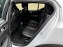 Volvo XC40 1.5 T5 262pk Recharge | Lederen bekleding | Trekhaak wegklapbaar (1800kg trekgewicht) | 19 inch velgen | Camera | Apple CarPlay | Navigatie | Cruise control | Stoelverwarming voor&achter | Stuurverwarming | Full-LED | DAB | Keyless | Dodehoekdetectie | Volledig onderhouden