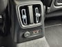 Volvo XC40 1.5 T5 262pk Recharge | Lederen bekleding | Trekhaak wegklapbaar (1800kg trekgewicht) | 19 inch velgen | Camera | Apple CarPlay | Navigatie | Cruise control | Stoelverwarming voor&achter | Stuurverwarming | Full-LED | DAB | Keyless | Dodehoekdetectie | Volledig onderhouden