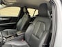 Volvo XC40 1.5 T5 262pk Recharge | Lederen bekleding | Trekhaak wegklapbaar (1800kg trekgewicht) | 19 inch velgen | Camera | Apple CarPlay | Navigatie | Cruise control | Stoelverwarming voor&achter | Stuurverwarming | Full-LED | DAB | Keyless | Dodehoekdetectie | Volledig onderhouden