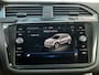 Volkswagen Tiguan 1.5 TSi 150pk R-LINE BTW-AUTO IQ-LIGHT Elek.-Trekhaak Panoramadak Navigatie Leer Adap.cruise-control