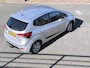 Hyundai ix20 1.4i Go! Camera, 1300kg Trekhaak, Navigatie, Airco, prive glas achter, bluetooth audio.