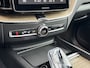 Volvo XC60 T8 Recharge Ultra Dark | 21" | Luchtvering | Geventileerd Nappa | Massagestoelen | Bowers & Wilkins | Panoramadak | Head-Up | 360 Camera | Elektr. verst. Stoelen | BLIS | Stoel/Stuur/Achterbankverwarming