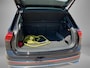 Volkswagen Tiguan 1.4TSIeHybrid/150PK R-Line Business+ · Panoramadak · Leder · Trekhaak · Camera · Apple/Android Car Play · Stoelverwarming · Dodehoeksensoren ·