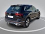 Volkswagen Tiguan 1.4TSIeHybrid/150PK R-Line Business+ · Panoramadak · Leder · Trekhaak · Camera · Apple/Android Car Play · Stoelverwarming · Dodehoeksensoren ·