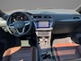 Volkswagen Tiguan 1.4TSIeHybrid/150PK R-Line Business+ · Panoramadak · Leder · Trekhaak · Camera · Apple/Android Car Play · Stoelverwarming · Dodehoeksensoren ·