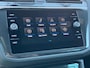Volkswagen Tiguan 1.4TSIeHybrid/150PK R-Line Business+ · Panoramadak · Leder · Trekhaak · Camera · Apple/Android Car Play · Stoelverwarming · Dodehoeksensoren ·