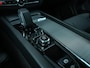 Volvo XC60 2.0 T8 Plug-in hybrid AWD Ultra Black Edition | Panoramadak | Harman/Kardon | Pilot Assist | HUD | 360 Camera | Memory Seats | Trekhaak | Stuurverwarming | Stoelverwarming V+A |