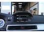 Volvo V70 1.6 T4 R-Edition | CarPlay | Stoelverwarming | Leer | Xenon | Trekhaak | Sensoren | El.klep | 18”