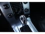 Volvo V70 1.6 T4 R-Edition | CarPlay | Stoelverwarming | Leer | Xenon | Trekhaak | Sensoren | El.klep | 18”