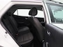 Kia Stonic 1.0 T-GDi MHEV DynamicLine | Apple Carplay / Android Auto | Parkeer sensoren | Navigatie | Camera | Cruise control | Climate control | DAB |