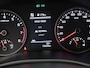 Kia Stonic 1.0 T-GDi MHEV DynamicLine | Apple Carplay / Android Auto | Parkeer sensoren | Navigatie | Camera | Cruise control | Climate control | DAB |