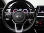 Kia Stonic 1.0 T-GDi MHEV DynamicLine | Apple Carplay / Android Auto | Parkeer sensoren | Navigatie | Camera | Cruise control | Climate control | DAB |