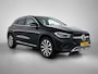Mercedes-Benz GLA 200 Luxury Line | Machiatobeige int. | Sfeerverlichting | Dode Hoek Ass | Keyless Go | Parkeerpakket met Camera | Inclusief 24 maanden Mercedes-Benz Certified garantie voor Europa.