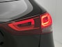 Mercedes-Benz GLA 200 Luxury Line | Machiatobeige int. | Sfeerverlichting | Dode Hoek Ass | Keyless Go | Parkeerpakket met Camera | Inclusief 24 maanden Mercedes-Benz Certified garantie voor Europa.