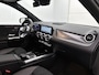 Mercedes-Benz B-klasse 180 AMG Nightpakket | Panoramadak | Stoelverwarming | Augmented Reality | LED | Parkeerpakket met Camera | Inclusief 12 Maanden Garantie.