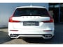 Volvo V60 2.0 B4 R-Design | Styling Kit | Harman Kardon Premium Sound | Adaptieve Cruise Control | BLIS | Parkeercamera | Standkachel | Elektrische verstelbare voorstoelen | Stoel-/Stuurwielverwarming | Navigatie |
