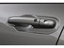 Toyota Urban Cruiser Dynamic 61 kWh | Dodehoek detectie | Stoel-/stuurverwarming | Warmtepomp | Apple Carplay / Android Auto | Keyless | Adaptive Cruise | Clima | Parkeersensoren voor/achter | Camera | LED koplampen | 18 inch