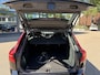 Volvo XC60 2.0 T6 Plug-in hybrid AWD Plus Black Edition EL. TREKHAAK | DEALER ONDERHOUDEN | STOEL VERWARMING VOOR EN ACHTER | PANORAMA DAK | 360 GRADEN CAMERA | ELEK. STOELEN MET GEHEUGEN | 12 MAANDEN BOVAG GARANTIE