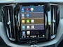 Volvo XC60 2.0 T6 Plug-in hybrid AWD Plus Black Edition EL. TREKHAAK | DEALER ONDERHOUDEN | STOEL VERWARMING VOOR EN ACHTER | PANORAMA DAK | 360 GRADEN CAMERA | ELEK. STOELEN MET GEHEUGEN | 12 MAANDEN BOVAG GARANTIE