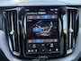 Volvo XC60 2.0 T6 Plug-in hybrid AWD Plus Black Edition EL. TREKHAAK | DEALER ONDERHOUDEN | STOEL VERWARMING VOOR EN ACHTER | PANORAMA DAK | 360 GRADEN CAMERA | ELEK. STOELEN MET GEHEUGEN | 12 MAANDEN BOVAG GARANTIE