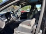 Volvo XC60 2.0 T6 Plug-in hybrid AWD Plus Black Edition EL. TREKHAAK | DEALER ONDERHOUDEN | STOEL VERWARMING VOOR EN ACHTER | PANORAMA DAK | 360 GRADEN CAMERA | ELEK. STOELEN MET GEHEUGEN | 12 MAANDEN BOVAG GARANTIE