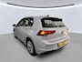 Volkswagen Golf 1.0 TSI 110pk Life / Navigatie / LM 16 inch / Camera / Parkeersensoren / LED