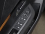 Peugeot 208 1.2 PureTech Allure Sport (APPLE CARPLAY,NAVI,CAMERA,CLIMATE,CRUISE,GETINT,LED,SPORTSTOELEN,LM VELGEN)