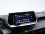 Peugeot 208 1.2 PureTech Allure Sport (APPLE CARPLAY,NAVI,CAMERA,CLIMATE,CRUISE,GETINT,LED,SPORTSTOELEN,LM VELGEN)