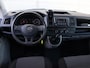 Volkswagen Transporter 2.0 TDI 102 pk L2H1 Business | Airco | Cruise control | Bijrijders bank | PDC | Treeplanken | 17" LM velgen | Betimmering |
