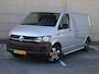 Volkswagen Transporter 2.0 TDI 102 pk L2H1 Business | Airco | Cruise control | Bijrijders bank | PDC | Treeplanken | 17" LM velgen | Betimmering |