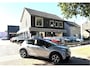 Citroën C3 83 Pk Benzine 5-Deurs * 2-Tone Zilvergrijs + Zwart Dak * * Navigatie * Climate & Cruise Control * Parkeersensoren * Vingerhoets; Vierde Generatie Eersteklas Service. Al meer dan 100 jaar een begrip in de Brabantse Kempen