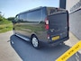 Renault Trafic 1.6dCi 146PK T29 L2H1 3-Persoons **Motor verbruikt overmatig olie** Camera Trekhaak Airco Cruise Control Pdc Regen-Lichtsensor Comfort Energy Lmv Sidebars Achterklep Achterdeuren Betonplex Vloer Kasteninbouw 2.000KG Trekgewicht