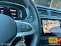 Volkswagen Tiguan 1.5 TSI Elegance IQ Drive 360 Camera Trekhaak wegklapbaar Alcantara