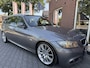 BMW 3-Serie Touring 320i M Sport Edition PANODAK / SPORTSTOELEN / STOELVERWARMING